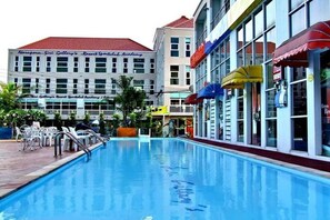 Outdoor pool - Nsiri Resort & Hotel (Lam Luk Ka)
