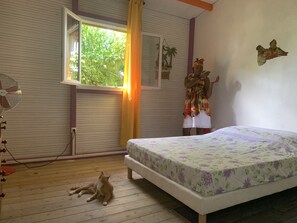 3 bedrooms, iron/ironing board, travel crib, WiFi
