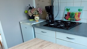 Coffee/tea maker, fridge, microwave, oven - house near shops, small echo of the pond Mode 5 ha 15 minutes from the sea, hiking (Châtelaudren)