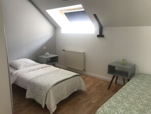 3 habitaciones, tabla de planchar con plancha y wifi gratis 
