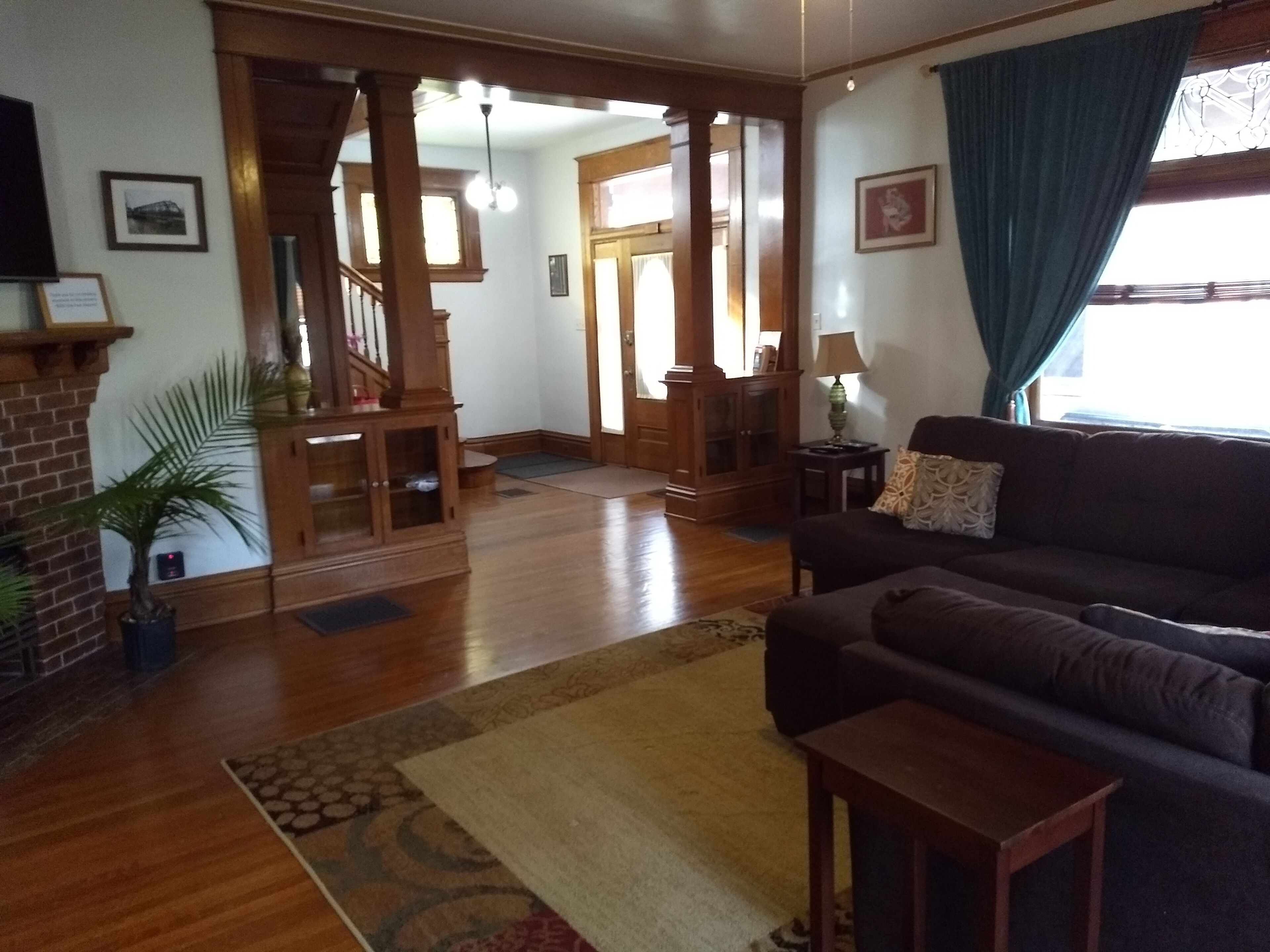 Foyer/Living room