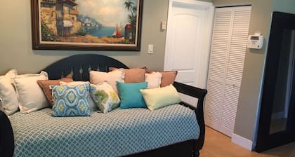 Skiers International Crash Pad