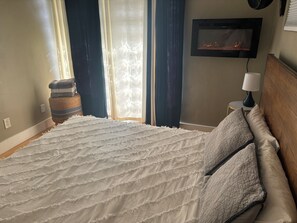 1 bedroom, iron/ironing board, travel cot, free WiFi