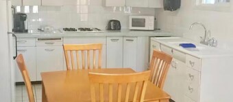 Skiers' international crash pad