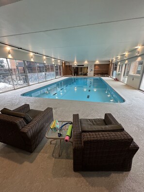 Indoor pool, a heated pool - CSU/Old Town steps away. Indoor Pool! Full reno Jan 2025! (Fort Collins)