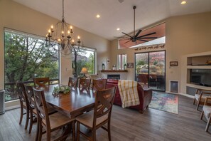 Smart TV, fireplace, video games, DVD player - Luxury Home Unbelievable Red Rock Views & Hot Tub, Permit #007652 (Sedona)