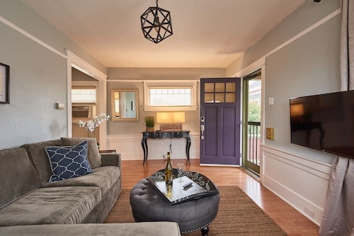 Waterfront Boutique Bungalow Two -Walk to Ferry to San Francisco