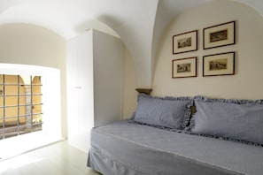 1 bedroom, in-room safe, desk, iron/ironing board