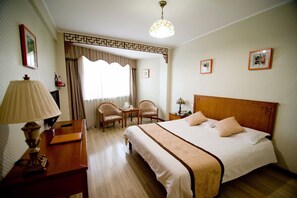 Desk, blackout drapes, free WiFi - Shandong Machinery Hotel Yantai (Yantai)