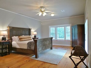 5 chambres, fer et planche à repasser, Wi-Fi, draps fournis