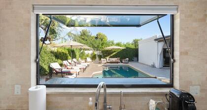 2 Master Suites! Piscine privée + Spa pour 8 + Billard. Récemment rénové !!