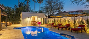 2 master suite! Piscina privata + vasca idromassaggio per 8 + tavolo da biliardo.  Recentemente ristrutturato !!