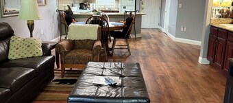 Cascading Creek / Gatehouse Condos / 2BR / 1st floor / no steps