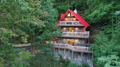 JEEP INVASION@OBER+Hot tub, Cozy +MEMORIES+mobile DISCOUNT @ Goldilocks Haven.
