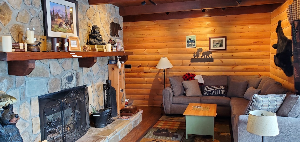 Hot Tub+new Kitchen+ Cozy Mtn Feels+memories+mobile Discount @ Goldilocks Haven. - Gatlinburg, TN