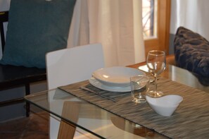 Dining - Cosy Medieval Townhouse, between lake, sea, thermal baths, Rome, Viterbo, Umbria (Anguillara Sabazia)
