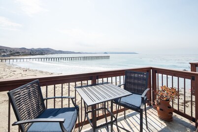 SPECIAL DISCOUNTS on Breathtaking, and Completely Remodeled Beachfront Condo