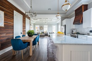 Diving Area/ Kitchen Island