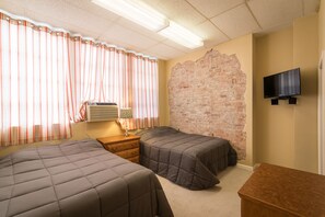 8 bedrooms, internet, wheelchair access