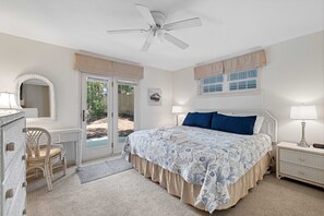 4 habitaciones, escritorio, tabla de planchar con plancha y wifi
