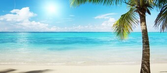 Romantic Getaway, #302, 2 min walk to the beach.