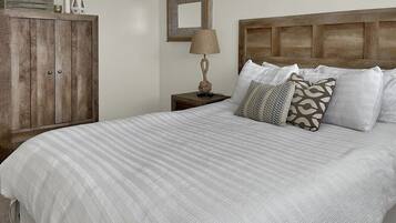 4 bedrooms, iron/ironing board, free WiFi, bed sheets