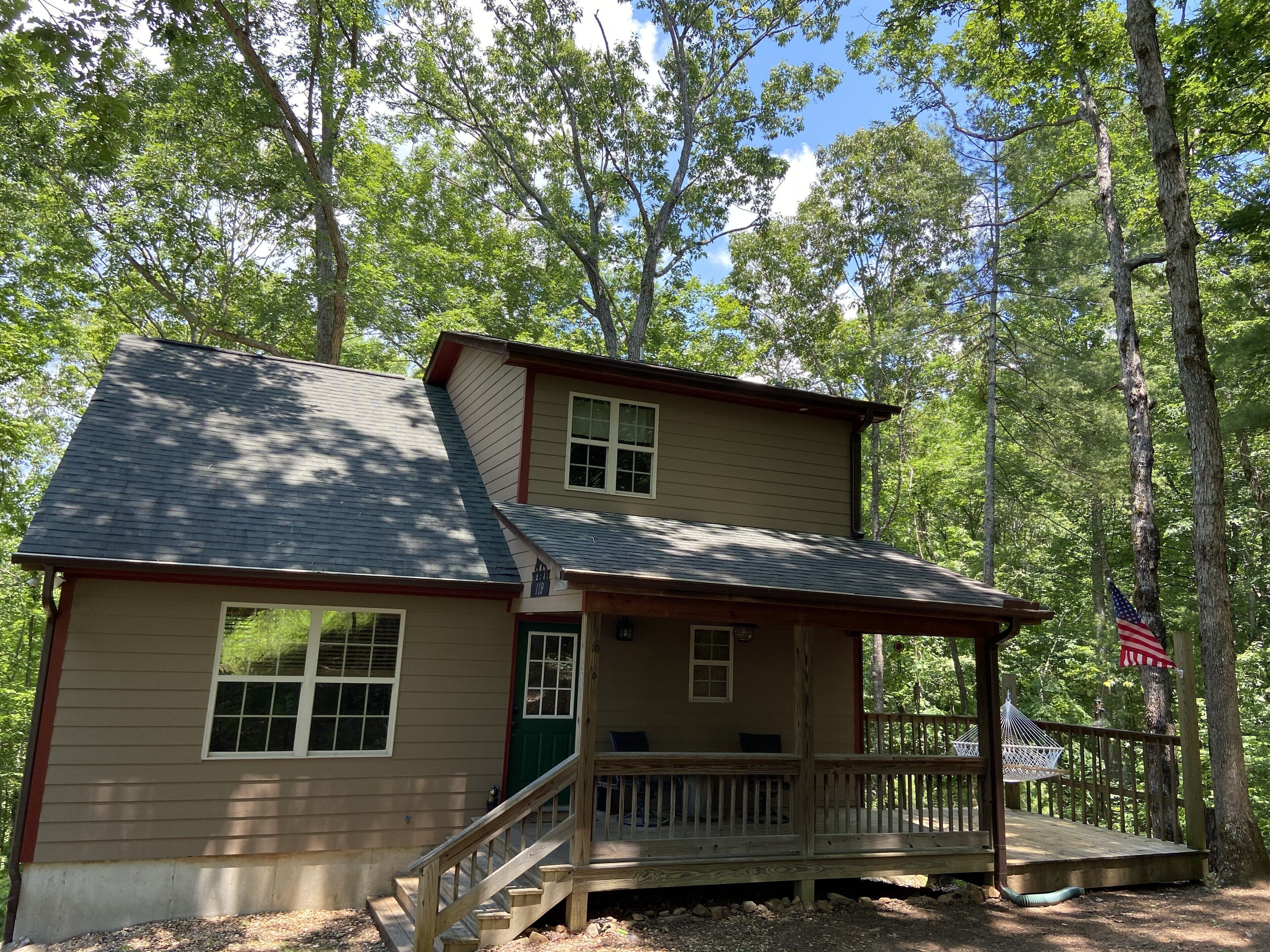 Cozy cabin nestled in gorgeous North Georgia Mountains!