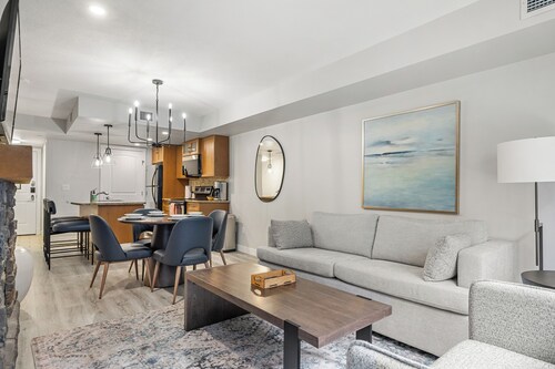 Copperstone 2BR in den kanadischen Rocky Mountains - hundefreundlicher, geteilter Whirlpool