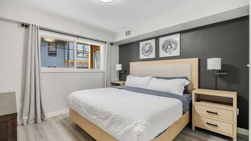 2 bedrooms, iron/ironing board, WiFi, bed sheets