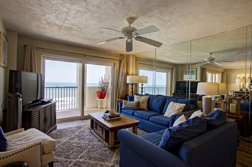 Breathtaking Penthouse w/ Direct Oceanfront Views,  40' private balcony.