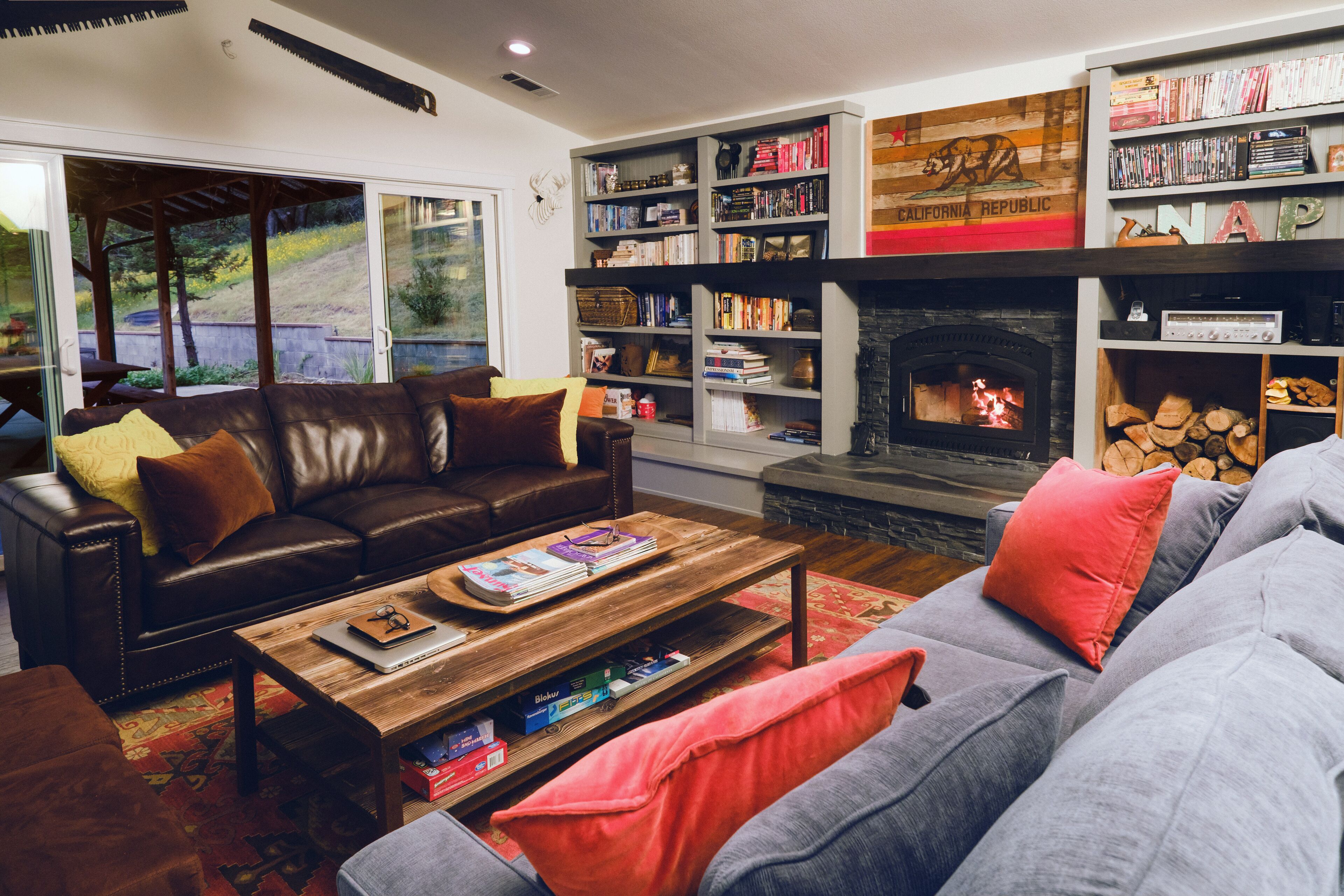 Smart-TV, Kamin, DVD-Player, Tischtennisplatte