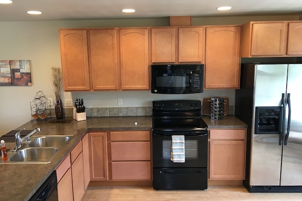 Refrigerador, microondas, horno, placa de cocina