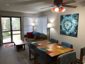 Interior - Cozy Winter Condo - Great View of Hidden Valley Resort -Ski In-Out  (Hidden Valley)