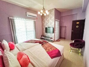 Buồng tắm vòi sen, đồ dùng nhà tắm miễn phí, máy sấy tóc