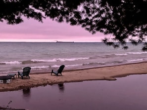 Beach nearby, sun-loungers, beach towels