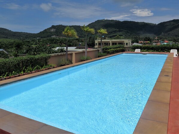 Piscine extérieure, piscine sur le toit