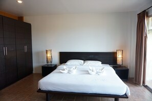 Standard Studio | Free WiFi, bed sheets - Phompassorn Apartment (Chalong)