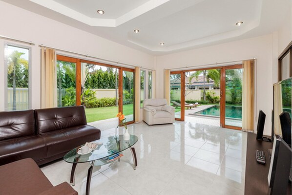 3 Bedroom Pool Villa | Living room | Flat-screen TV