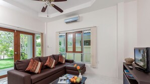 2 Bedroom Pool Villa | 거실