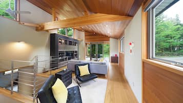 Chalet (Phoenix Cocoon) | Área de sala de estar | Televisión de pantalla plana, Netflix y reproductor de DVD