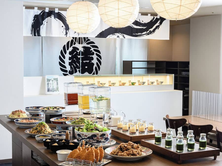 Daily buffet breakfast (JPY 1430 per person)