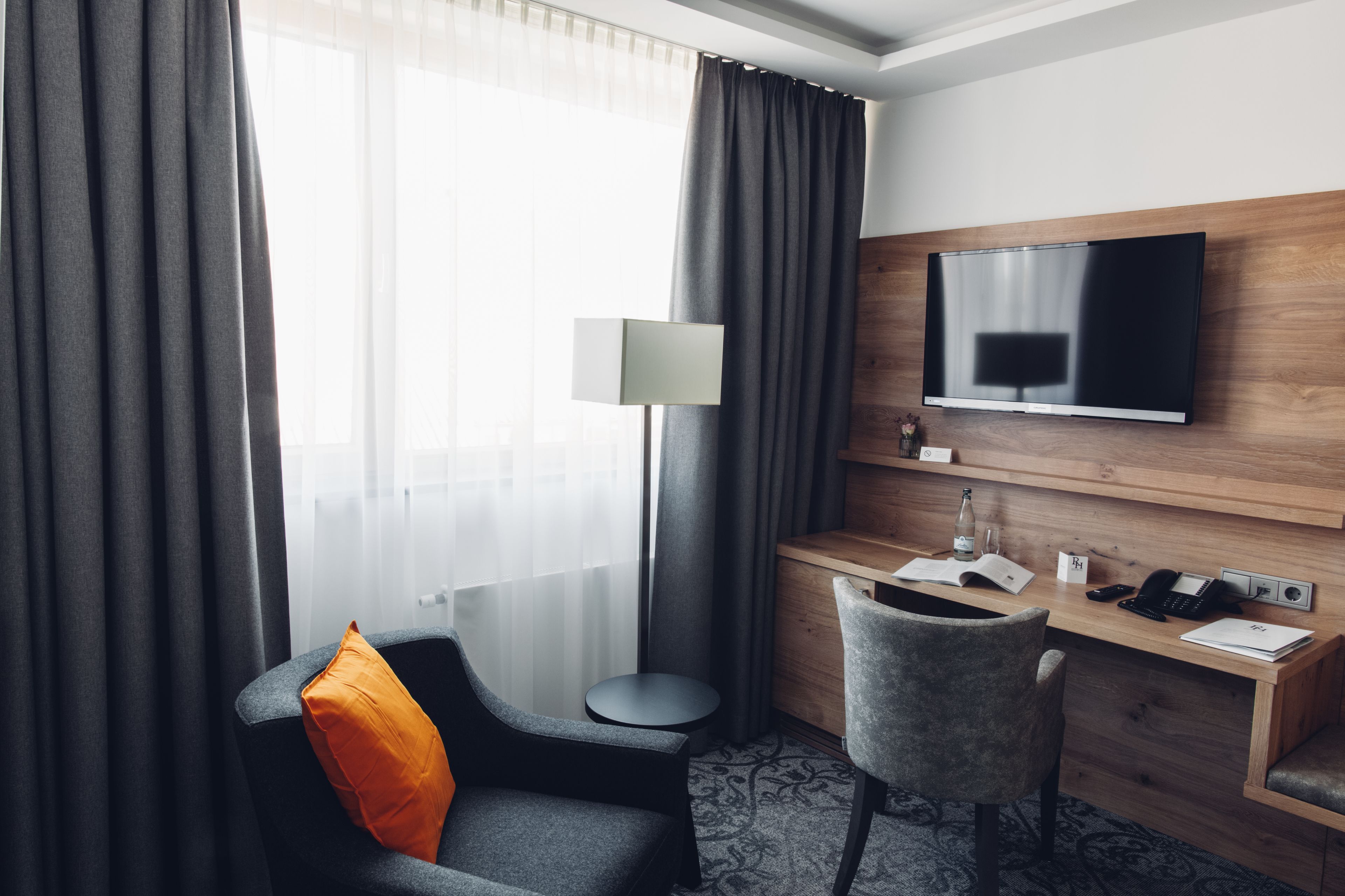 single room | in-room safe, desk, iron/ironing board, free wifi