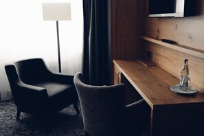 In-room safe, desk, iron/ironing board, free WiFi - Landgasthof Ruhrberger Hof (Grenzach-Wyhlen)