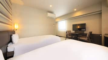 Laptop workspace, blackout drapes, iron/ironing board, free WiFi