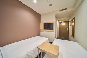 Down comforters, iron/ironing board, free WiFi, bed sheets - JR WEST GROUP VIA INN SHINOSAKA WEST (Osaka)