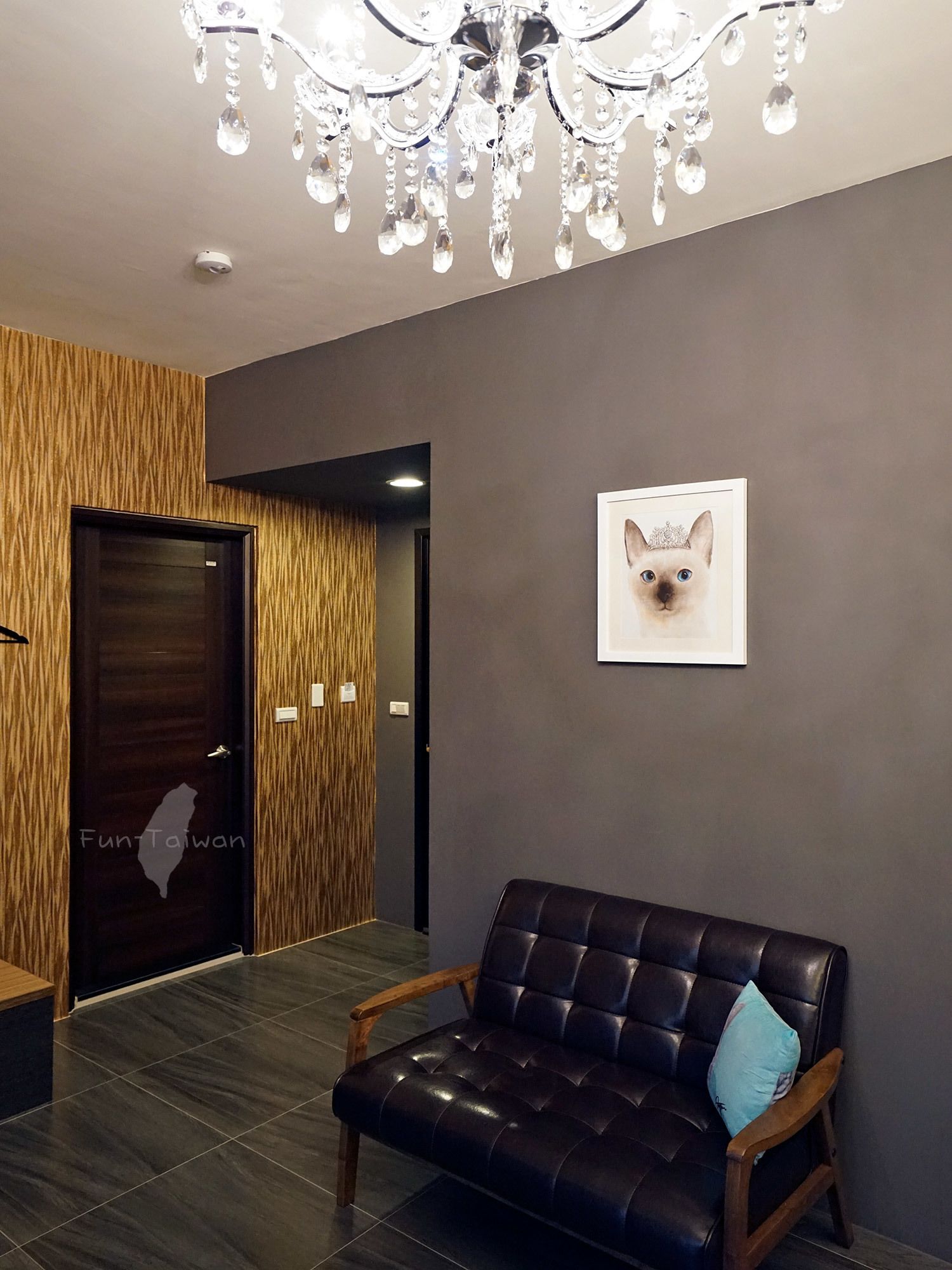 Bureau, rideaux occultants, Wi-Fi gratuit, draps fournis