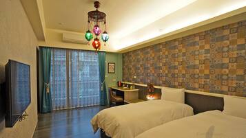 Standard Twin Room (Van Van) | Desk, blackout curtains, free WiFi, bed sheets