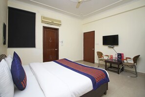 Habitación estándar con 1 cama matrimonial o 2 individuales, 1 cama matrimonial | Wifi gratis 