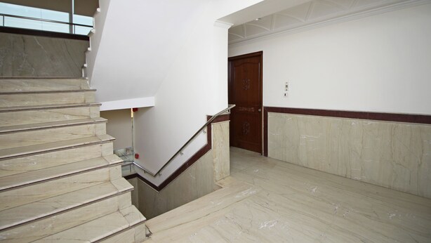 Staircase - OYO 7619 Hotel VRS (New Delhi)