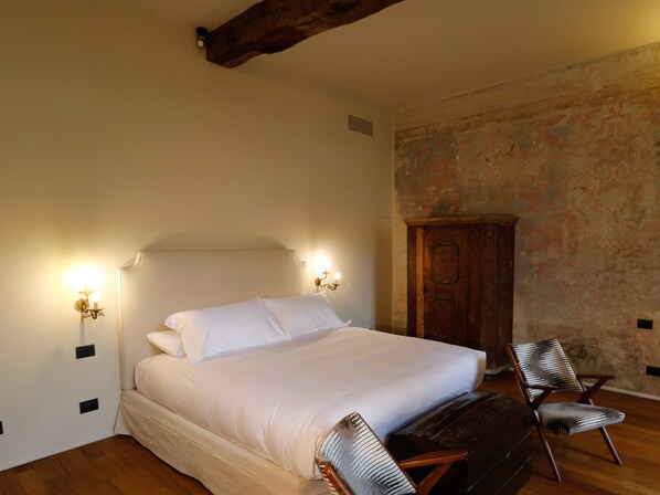 Frette Italian sheets, premium bedding, down duvets, pillow-top beds